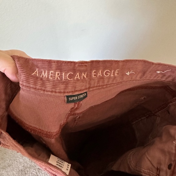 American Eagle Brick Red Corduroy Mom Jean Pants Size 6 - Picture 4 of 5